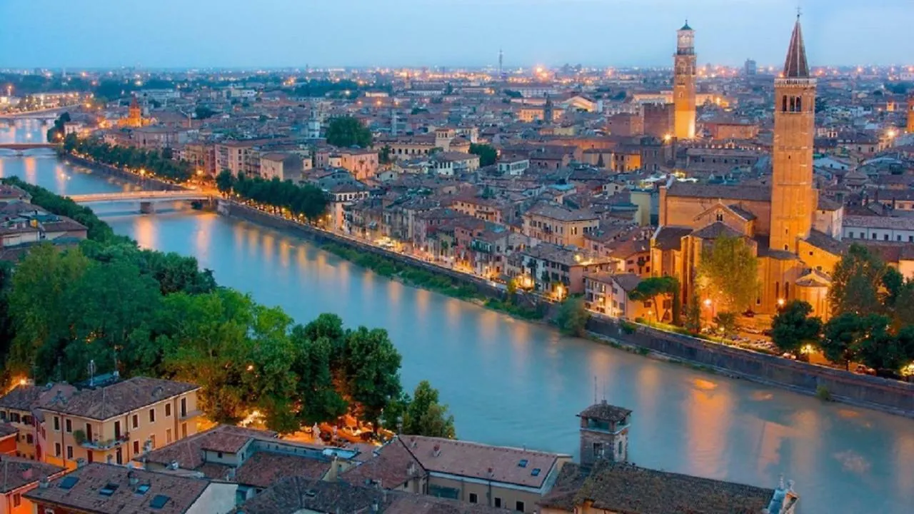 Italianflat - Design Rooms Verona 2*,  Italien